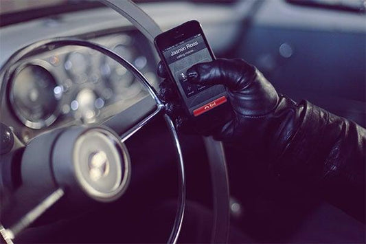 leather touchschreen gloves lifestyle c 02