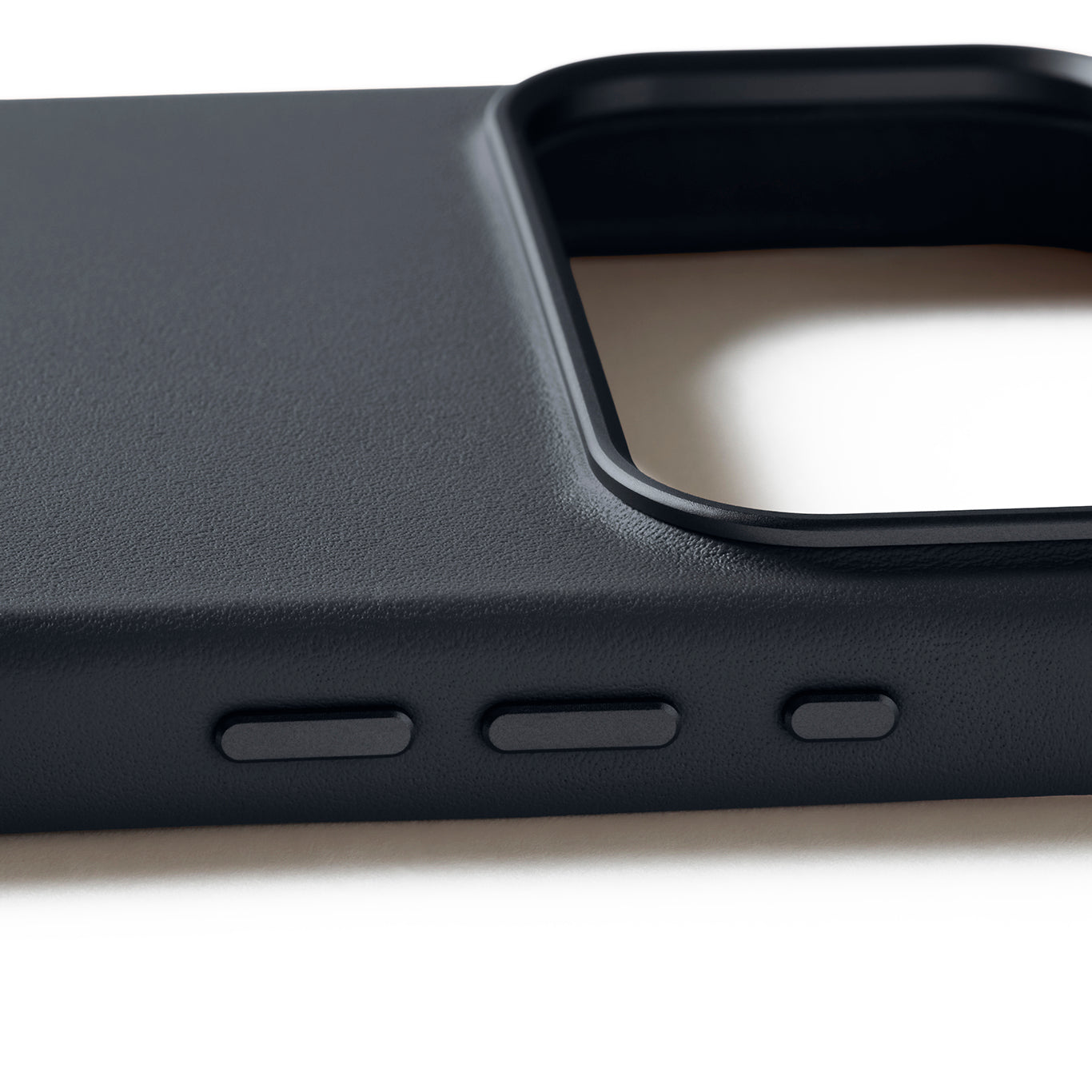Mujjo Leather Case for iPhone 17 - Thumbnail 5