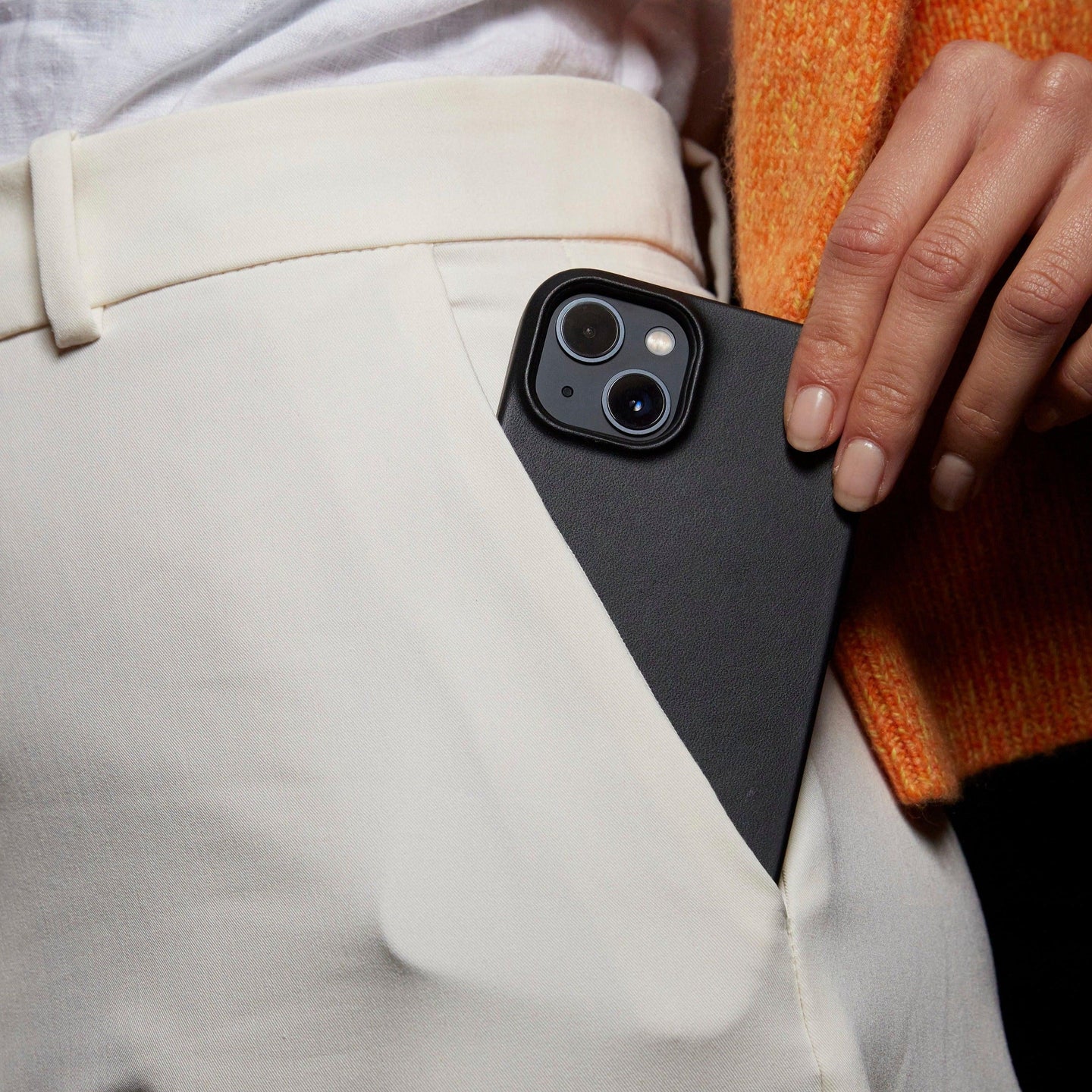 Mujjo Full Leather Case for iPhone 13, Black, in pocket