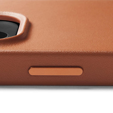 Mujjo Full Leather Case for iPhone 14 Plus, Tan, side button